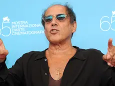 Adriano Celentano in una foto d'archivio. "Siamo di fronte ad interventi di chiara natura censoria, mossi da una forza politica che sta cercando di comprimere gli spazi di informazione e la libertà di espressione perché si trova in manifesta difficoltà nei confronti dell'elettorato": lo dice Santoro tornando sulle polemiche scatenate dall'intervento ieri sera in trasmissione di Adriano Celentano che ha dichiarato di votare per Giuliano Pisapia. ANSA / CLAUDIO ONORATI