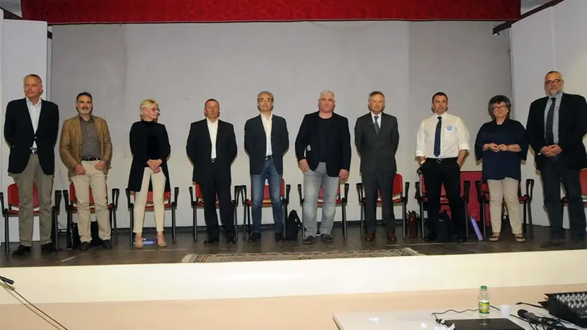 DE POLO - DINO TOMMASELLA - LUGUGNANA DI PORTOGRUARO - I DIECI CANDIDATI A SINDACO NEL CONFRONTO A LUGUGNANA - DA SX SCARPA- TOFFOLO - SENATORE-BARRO- FAGOTTO-MASCARIN-RAMBUSCHI-TUMINO-VENTURIN- TERENZI