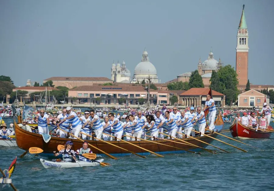 Interpress\M.Tagliapietra Venezia 20.05.2018.- Vogalonga, partenza in bacino San Marco.