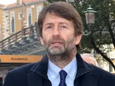 Interpress/Gf.Tagliapietra. Venezia 29.01.2016.- Il ministro Dario Franceschini all'Accademia delle Belle Arti accolto dal comitato "no grandi navi".