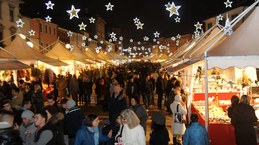 Mercatini natalizi in piazza Ferretto