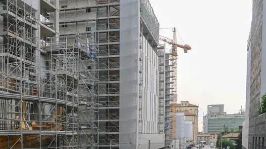 Foto Agenzia Candussi/ Furlan/ Mestre, Via Ca' Marcello/ Veduta dei cantieri per la costruzione dei nuovi alberghi