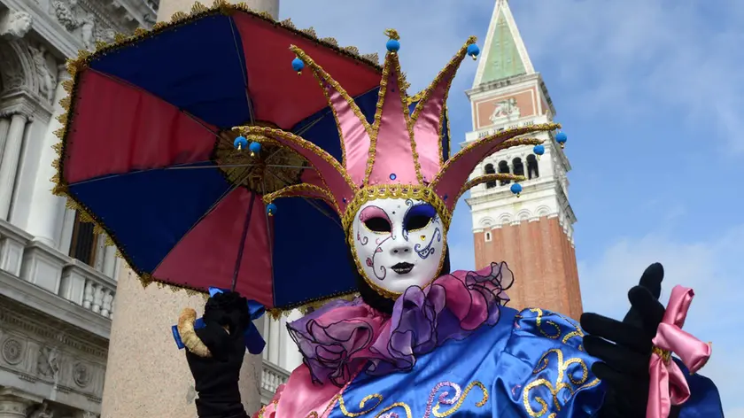 Interpress/M.Tagliapietra Venezia 27.02.2014.- Carnevale. Maschere a San Marco.