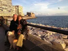 Roberta Clarien e Davide De Ferrariis con il cagnolino Nino