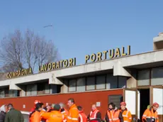 Riunione sindacale dei lavoratori del porto presso Sala Chiamate del Porto in via del Commercio, Marghera.