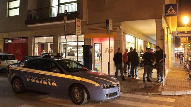 Mestre: operazione della Polizia di Stato in via Piave. lightimage