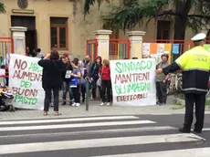 La protesta questa mattina alla scuola "Grimani" di Marghera