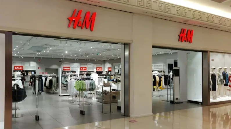 Il negozio "H&M" all'interno del Centro Adriatico 2 di Portogruaro