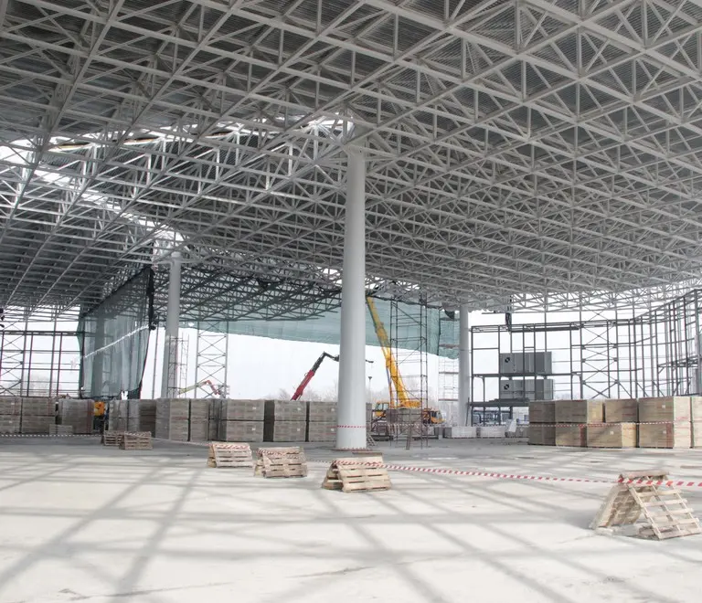 L'interno del Padiglione Aquae a Marghera in corso di costruzione