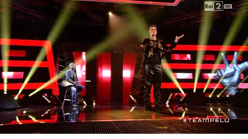 Tommaso Gregianin mercoledì sul palco di "The Voice"