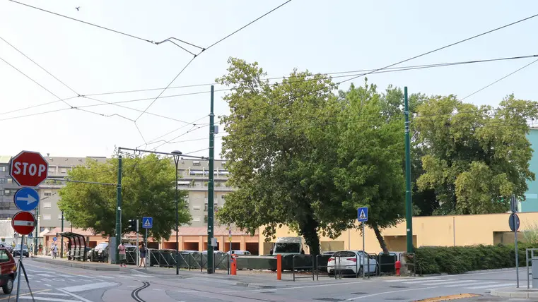 Foto Agenzia Candussi/ Scattolin/ Mestre, Piazzale Cialdini/ Parcheggio tra Piazzale Cialdini e Piazzetta Coin