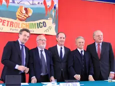 Cerimonia di sottoscrizione del contratto preliminare di cessione delle aree di Porto Marghera - nella foto da sx Bellodi, Orsoni, Zaia, Clini, Scaroni