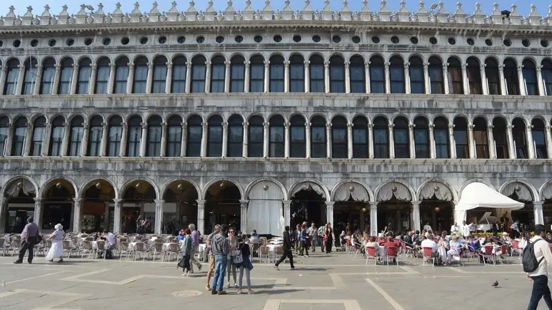 Interpress/Gf.Tagliapietra. 10.04.2017.- Procuratie vecchie, Piazza San Marco.