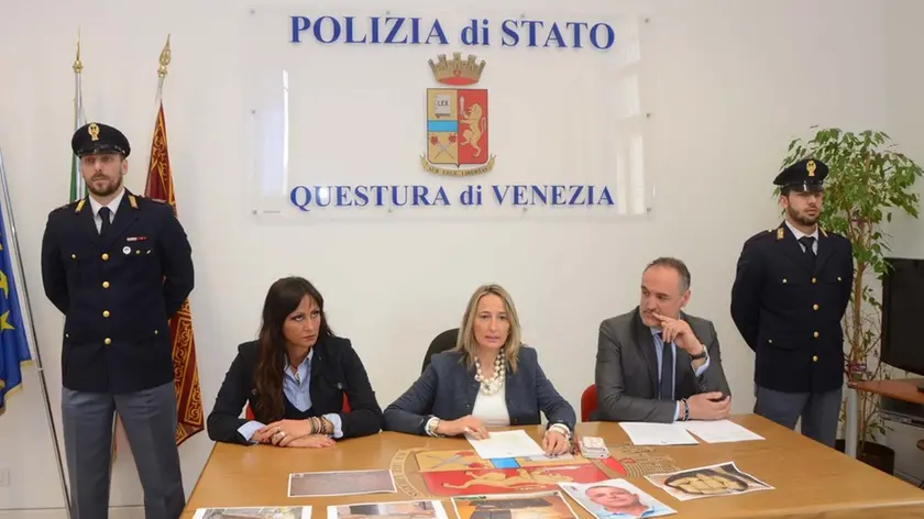 Interpress/gf.tagliapietra. 15.04.2015.- Sequestro di 64 immobili, a carico di un trafficante di droga.Nella foto, Nella foto il commissario capo Elena Gregorio,la capo della mobile Angela Lauretta e l'isp. Giuseppe Chindemi