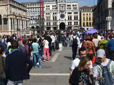 Interpress/Mazzega Venezia, 16.04.2017.- Turismo Pasquale a San Marco, lunga coda per l'accesso al Campanile