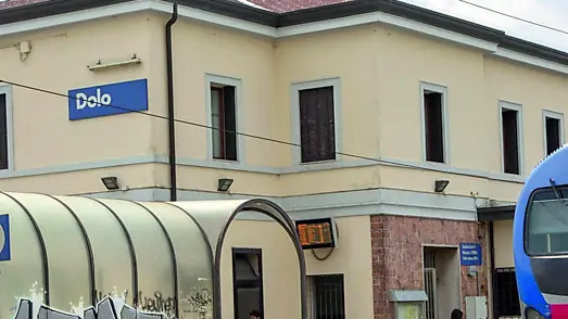 Stazione ferroviaria di Dolo (che però è a Ballò di Mirano)