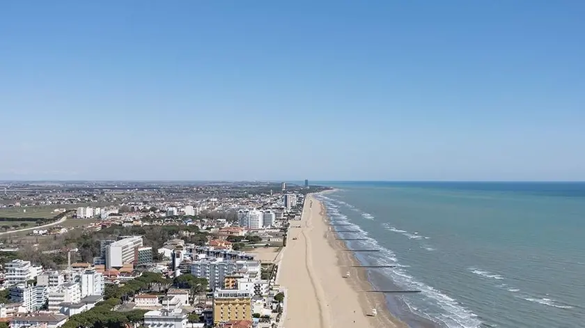 Una veduta dall’alto della spiaggia di Jesolo
