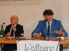 Conferenza 'L'affaire Lumière' sulla torre di Pierre Cardin presso l'aula magna del centro Santa Maria delle Grazie di Mestre - nella foto Rodrigo Basilicati con il sindaco Orsoni