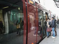 Secondo giorno di funzionamento del tram, ma con alcuni disagi