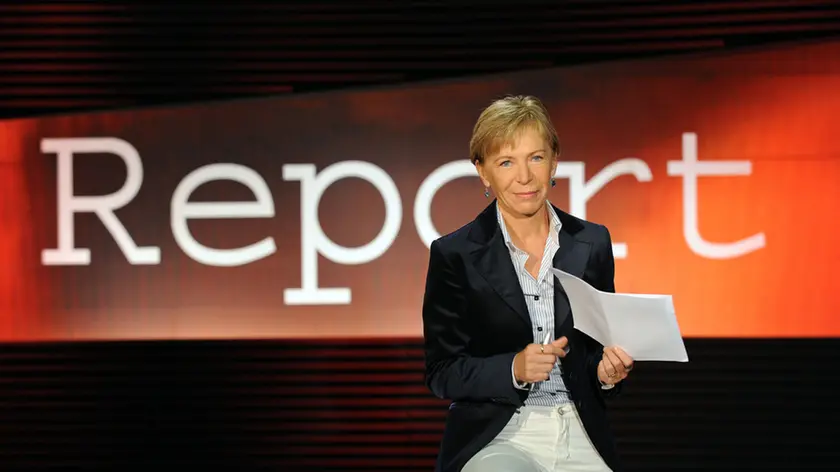 23/10/2009 IL PROGRAMMA RAI TV REPORT, LA CONDUTTRICE MILENA GABANELLI