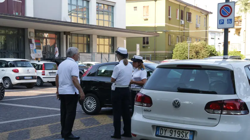 I vigili in azione alla Plip (Foto Candussi)