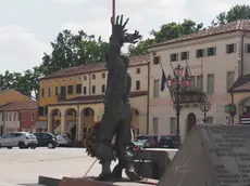 Porcile Lorenzo /Piazza Martiri della libertà, Mirano/Morsego/ vedute della piazza e del muniucipio di Mirano