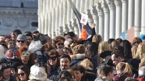 Interpress/Mazzega Venezia, 06.02.2016.- Carnevale di Venezia, San Marco pieno di gente