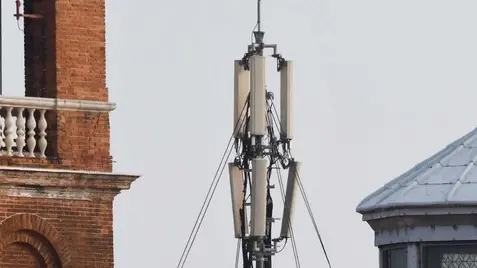 Interpress/M.Tagliapietra Venezia 17.09.2019.- Antenne per telefonia a Venezia.