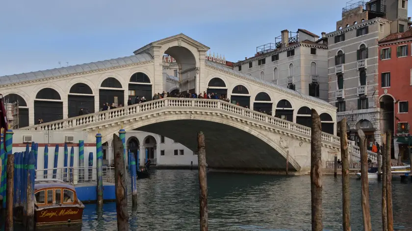 Interpress/Gf.Tagliapietra Venezia 15.01.2017.- Scritte sul ponte di Rialto
