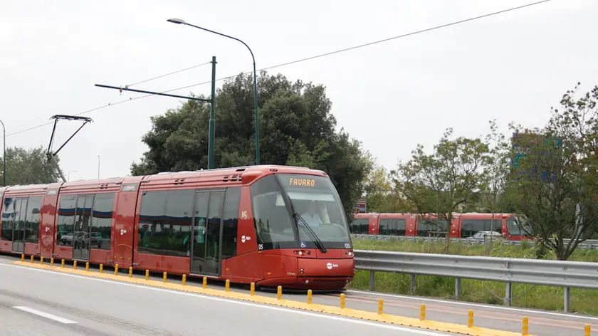 agenzia candussi, varie foto tram su ponte libertà e rotonda San giuliano