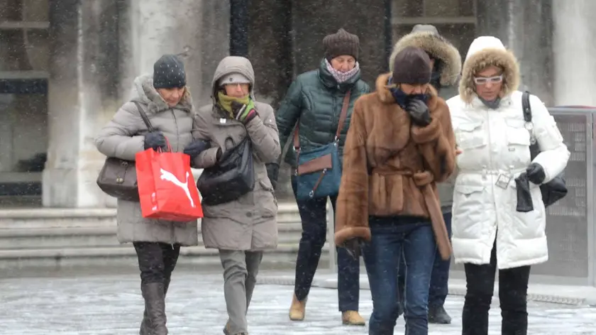 Francica Venezia 01.02.2012.- Neve e freddo a Venezia. Piazza San Marco.- Interpress/M.Tagliapietra