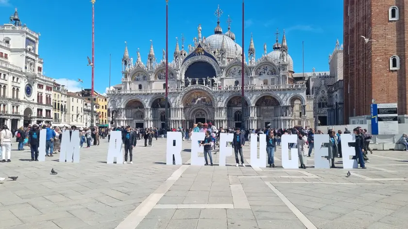 La performance in Piazza San Marco