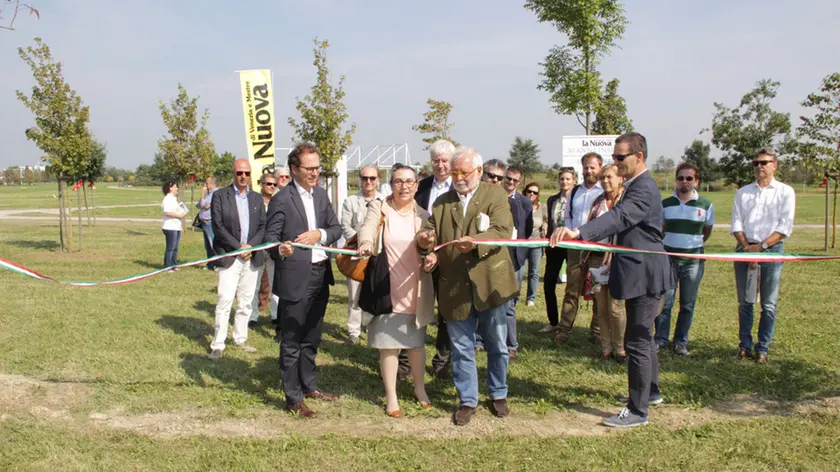 Inaugurazione dell'arboreto della Nuova Venezia al parco San Giuliano per celebrare i 30 anni dalla fondazione del quotidiano