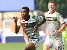 Venezia's Foward David Okereke (L) celebrates after scoring during the Italian serie A soccer match between Empoli FC vs Venezia FC at Carlo Castellani Stadium in Empoli, Italy, 11 September 2021ANSA/CLAUDIO GIOVANNINI