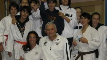 VERSO LE FINALI. Esordienti B del Judo Mestre 2001 con gli istruttori Manuela e Michele Pasini