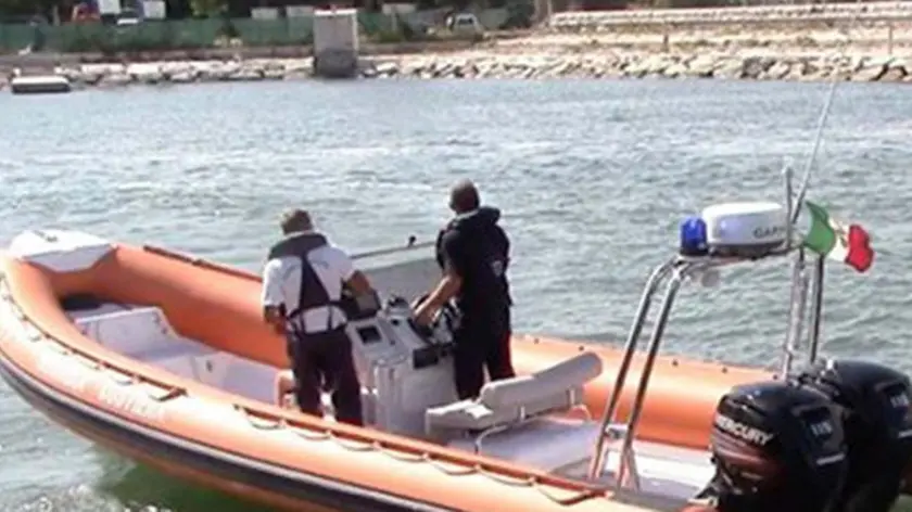 COLUCCI - DINO TOMMASELLA - BIBIONE - UN GOMMONE DELLA GUARDIA COSTIERA