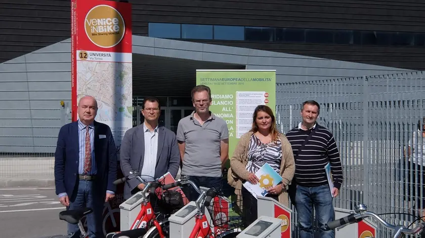 Foto Agenzia Candussi/ Scattolin/ Mestre, via Torino Campus Scientifico Ca' Foscari/ inaugurazione nuova ciclo stazione di bike sharing