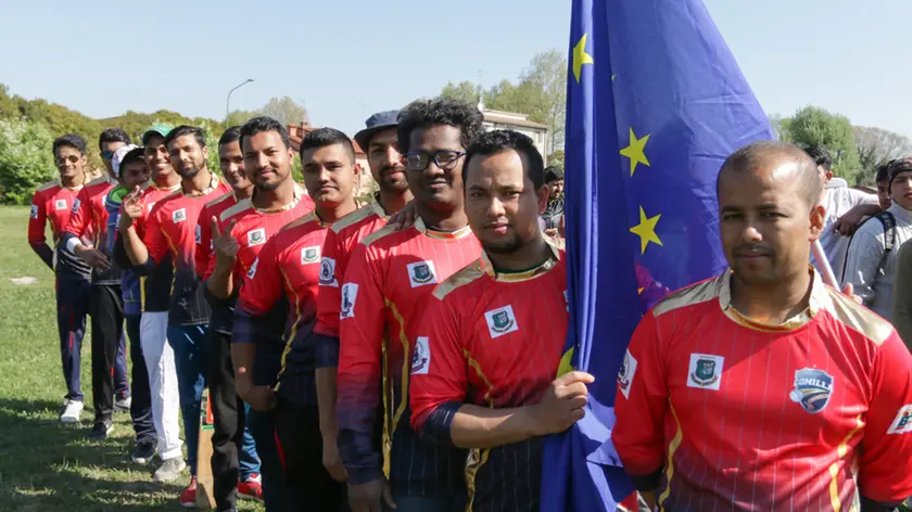 Foto Agenzia Candussi/ Morsego/ Campalto, campo di via Chiarin/ Partita amichevole tra migranti nella giornata mondiale del cricket