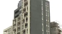 Uno dei palazzi che popolano la periferia industriale di Timisoara sede del business moda