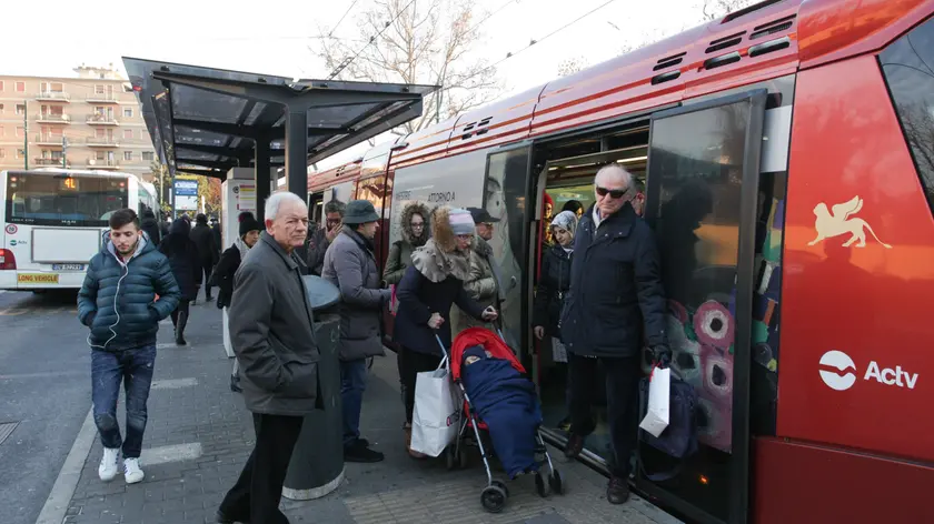 Foto Agenzia Candussi/ Chiarin/ Mestre, piazzale Cialdini/ Dal 9 gennaio 2017 modifiche di alcune linee bus