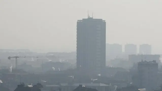 Mestre sotto una cappa di smog