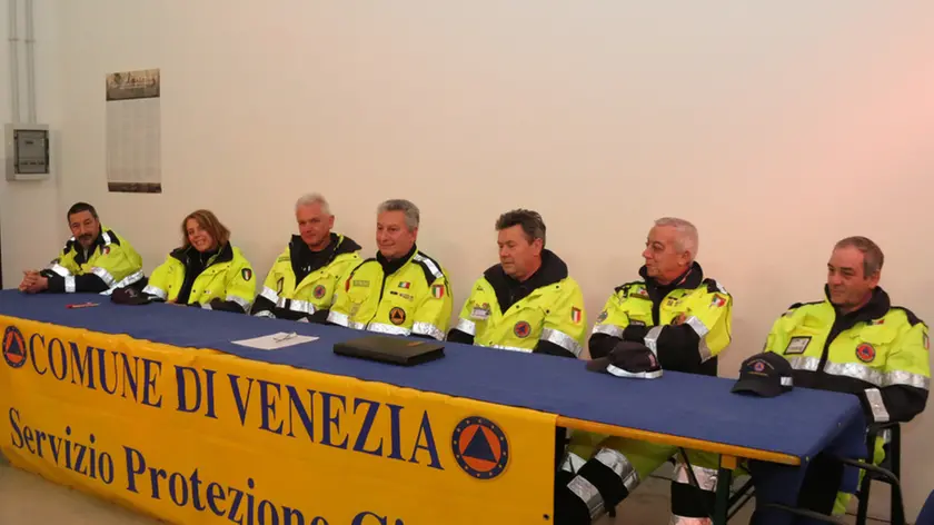 Foto Agenzia Candussi/ Scattolin/ Mestre, sede Protezione Civile via Mutinelli/ Rientro dei volontari dalle zone terremotate del centro Italia