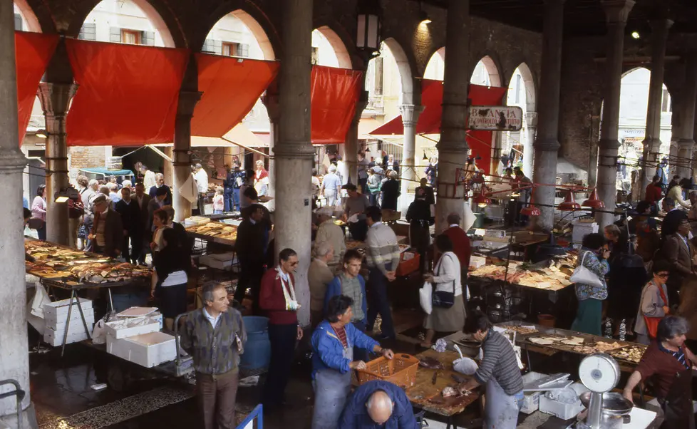 Interpress/M.Tagliapietra Venezia 01.08.2018.- Mercato del pesce di Rialto, Pescheria. ANNI "80