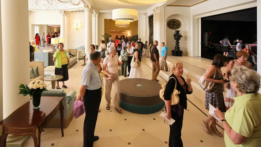 La hall di un Grand Hotel