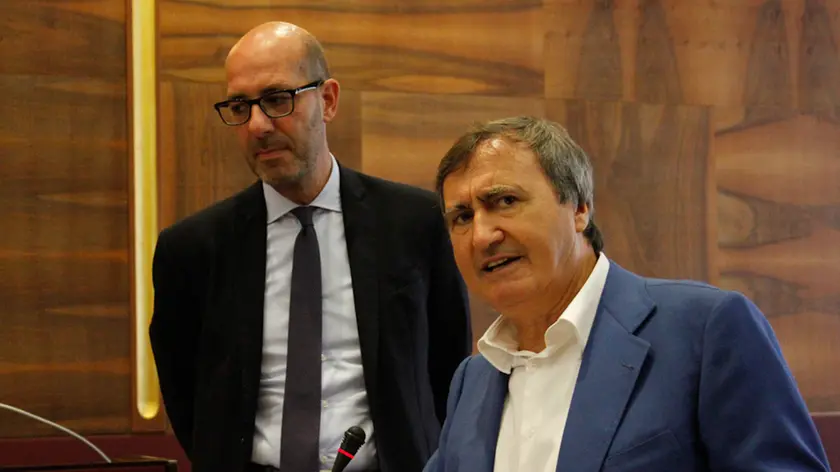 Agenzia Candussi, giornalista: Artico. Conferenza stampa del sindaco di Venezia Brugnaro e dell'assessore al bilancio Zuin, municipio di Mestre.