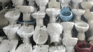 In foto installazione di bidet