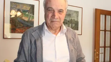 Enzo Pavanello oggi con le foto della sua gioventù in Libia