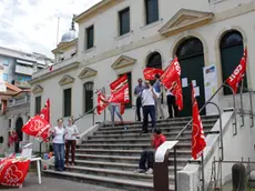 Presidio lavoratori di fronte alla biblioteca civica VEZ, Via Carducci Mestre,