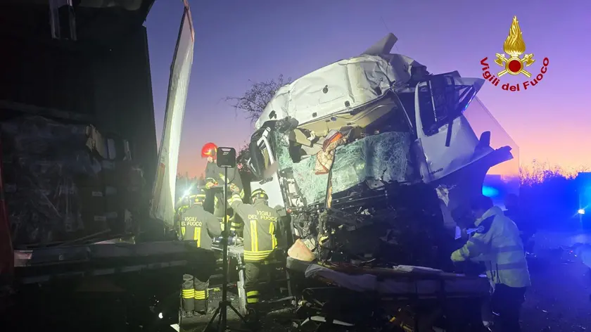 Tamponamento tra Tir in A4: un morto