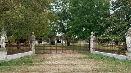 Le statue trafugate dalla villa di campagna a San Stino: indagano i carabinieri